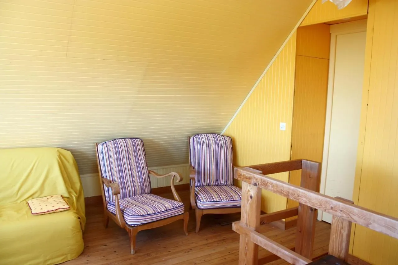 House With 3 Bedrooms In Crozon With Furnished Garden 800 M From The Beach